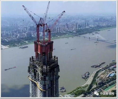 頂、爬、滑 揭秘超高層建筑的三大核心模架體系